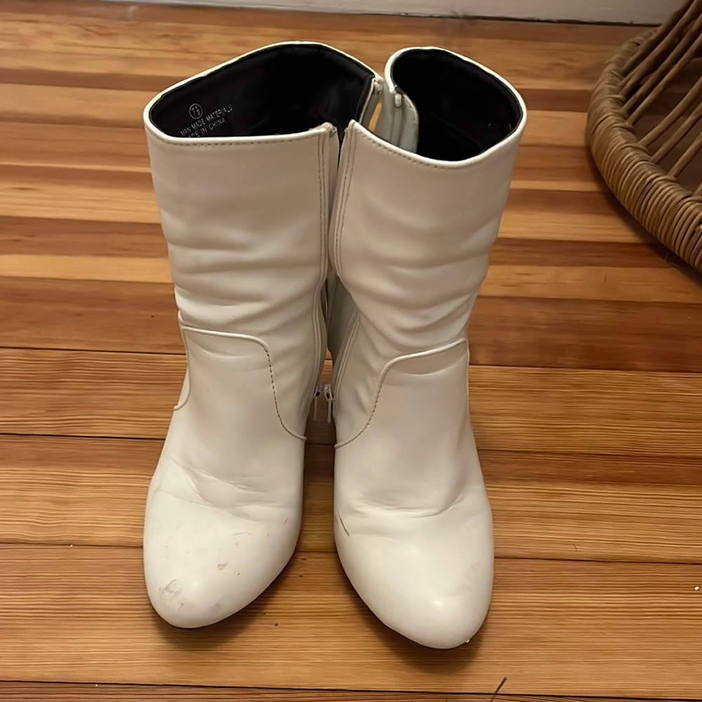 Amazing Lace White Booties